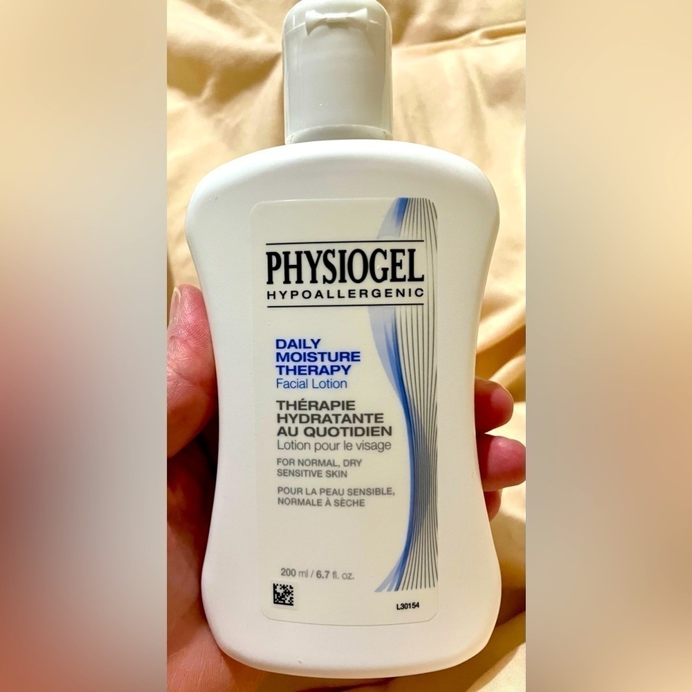 👵🏻 FACIAL LOTION Physiogel Daily Moisture Therapy Avon RETIRED Sensitive